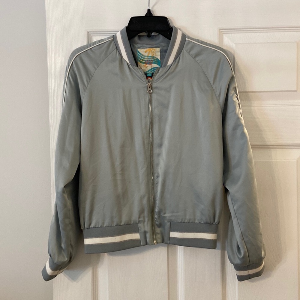 CALI 1850 Jacket size S length 23” bust 36” zipper front beautiful color